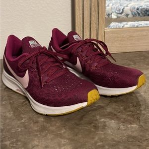 Nike Zoom Pegasus 35 Running Sneakers